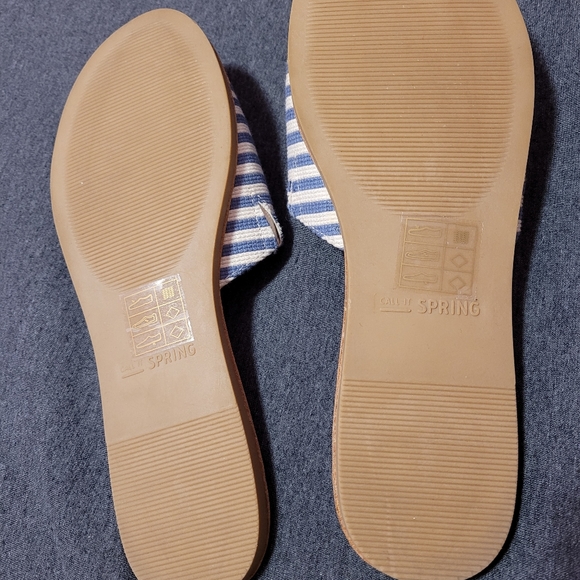 5$ with bundle- Call it spring - sandal - Picture 4 of 6